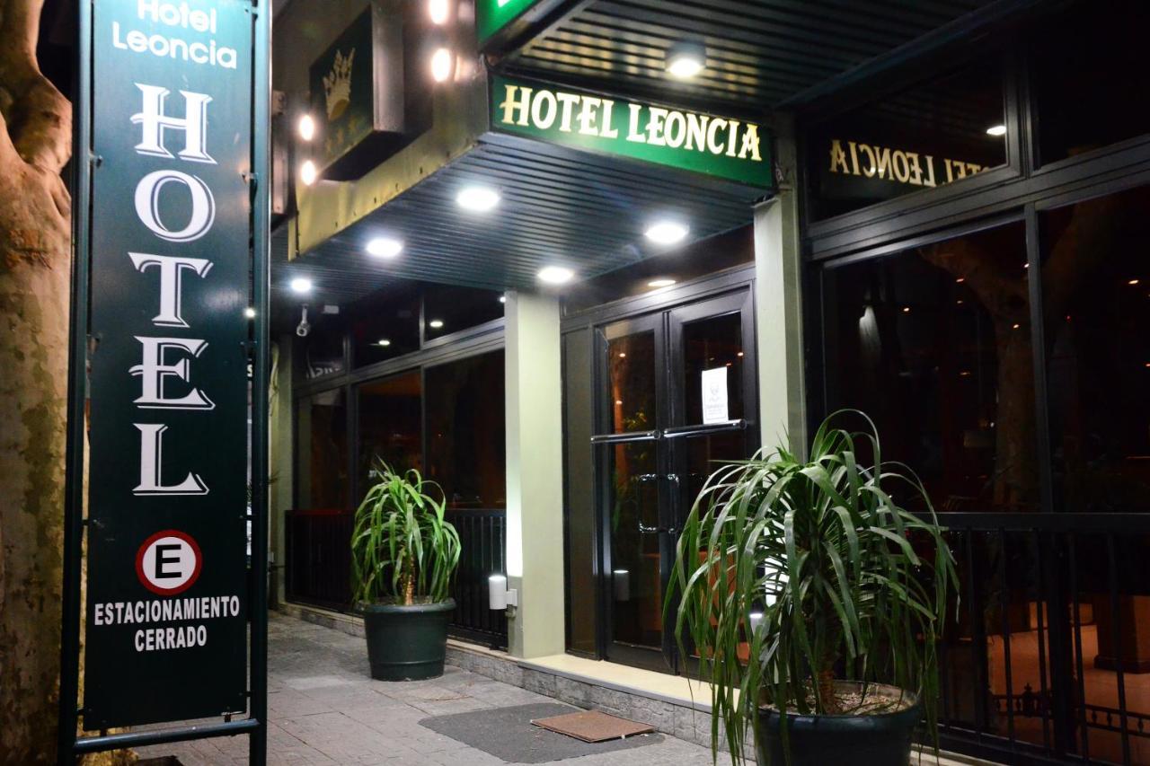 Hotel Leoncia Colonia del Sacramento Bagian luar foto